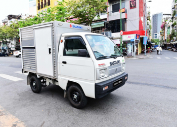 Lăn bánh gần 16 năm, Suzuki Carry Truck vẫn bền bỉ “cày bừa”