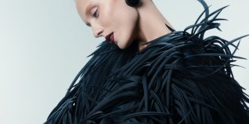 “Báu Vật” Của Ngành Dệt (Lãnh Mỹ A) Xuất Hiện Trên Tạp Chí Vogue Trong BST Fw25 Của Nhà Mốt Cong Tri