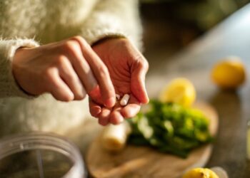 Những điều cần lưu ý trước khi mua thực phẩm chức năng