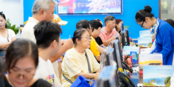 Du lịch dịp hè bắt đầu sôi động