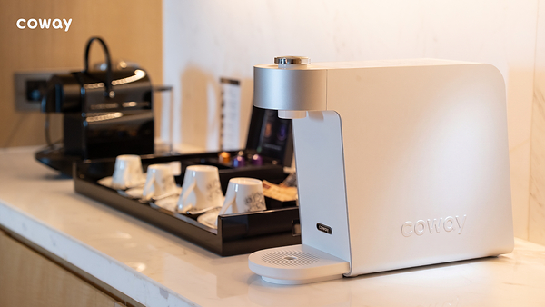 Coway Vina lắp đặt 542 máy lọc nước cho toàn bộ phòng nghỉ tại New World Saigon Hotel, góp phần giảm 285.000 chai thủy tinh tái sử dụng mỗi năm